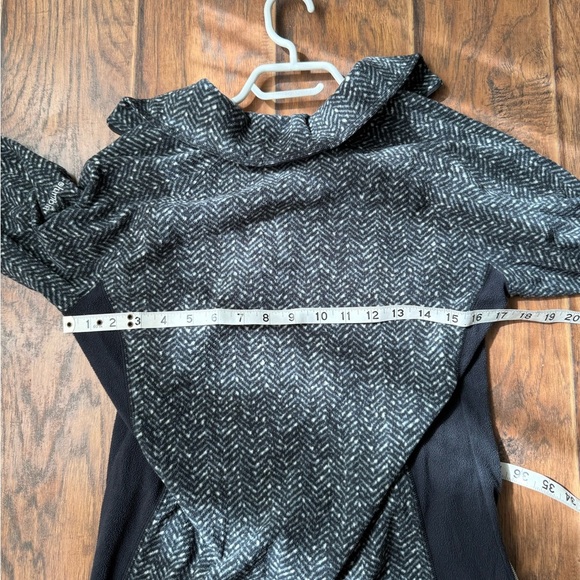 Columbia Black and Gray Turtleneck Sweater with Textured Knit - Picture 5 of 5